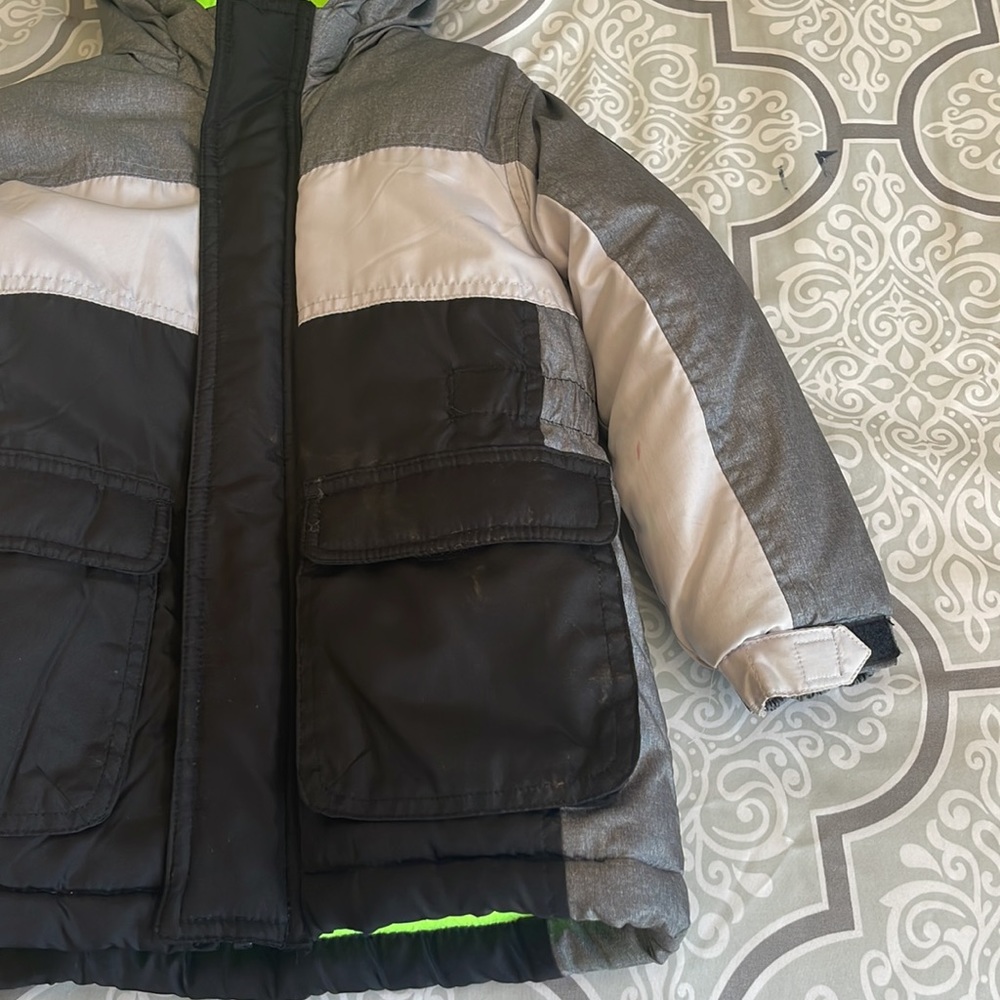 ❄️ OshKosh Winter Jacket ❄️ - Picture 3 of 8
